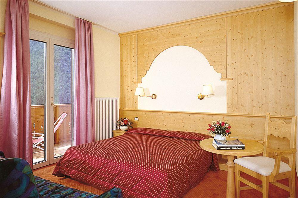 מולבנו Hotel Olympia מראה חיצוני תמונה