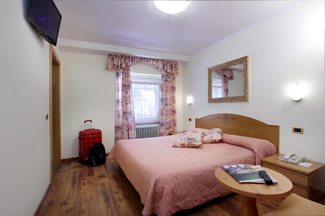מולבנו Hotel Olympia מראה חיצוני תמונה