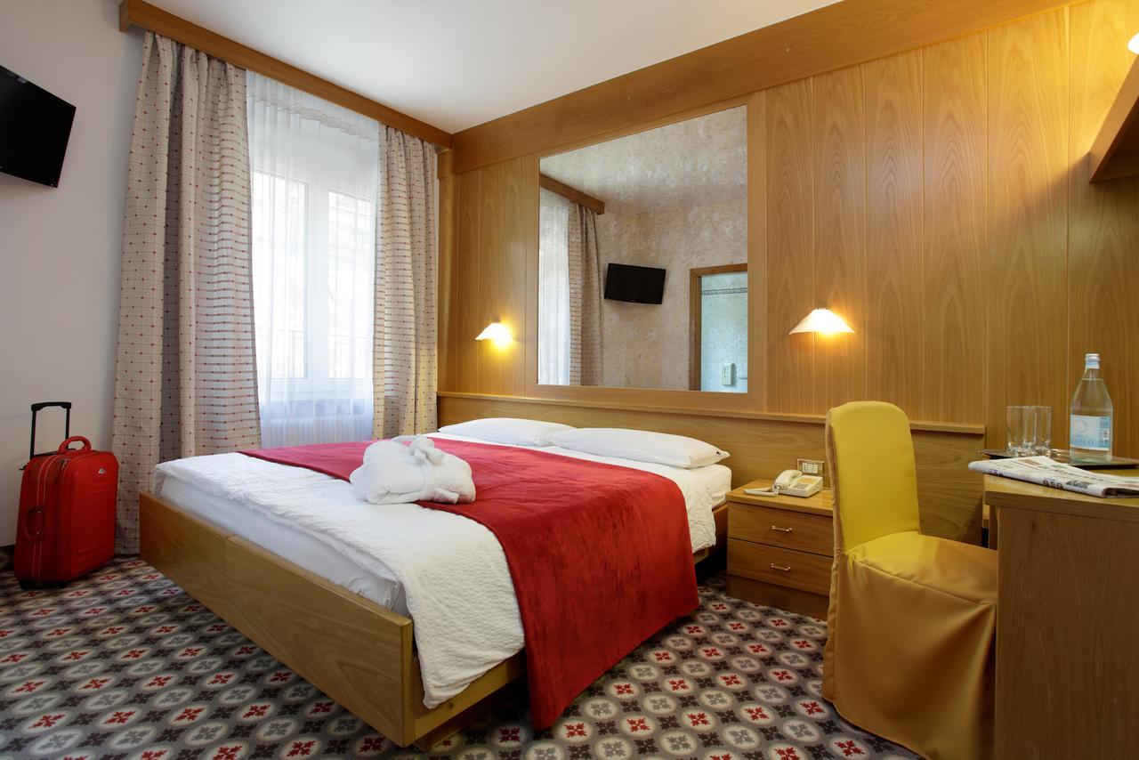 מולבנו Hotel Olympia מראה חיצוני תמונה